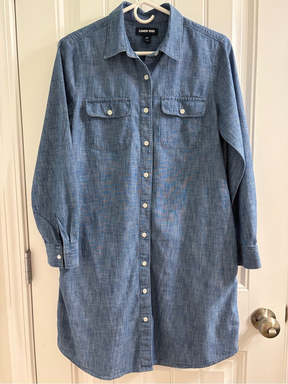Lands' End Navy and Medium Blue Chambray Top Sz 6P Casual Classic Preppy Chic